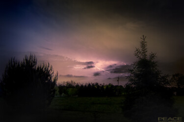 Lightning glow