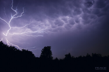 Mammatus Clouds with Lightning